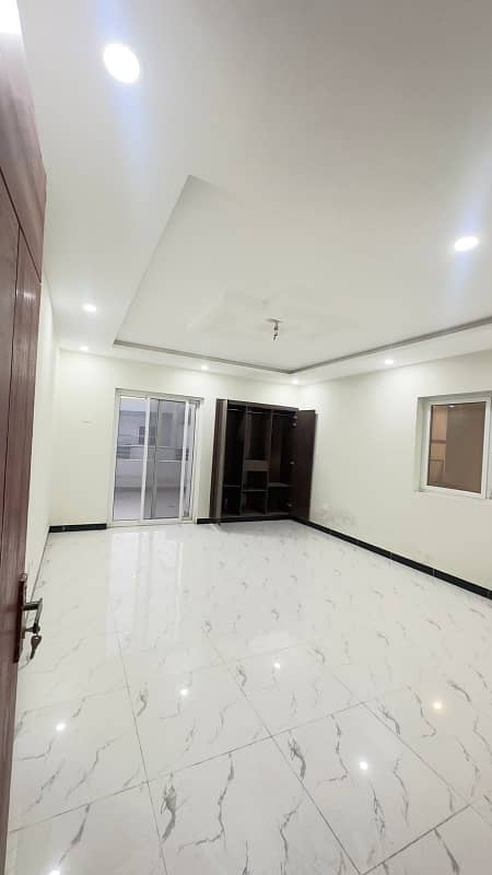 A Luxury Pent House For Sale On Best Rate, Capital Residencia 8