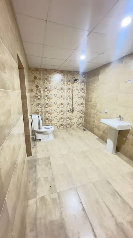 A Luxury Pent House For Sale On Best Rate, Capital Residencia 9