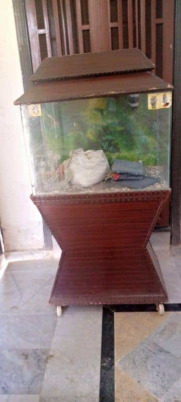 Fish Aquarium in Excellent condition 2