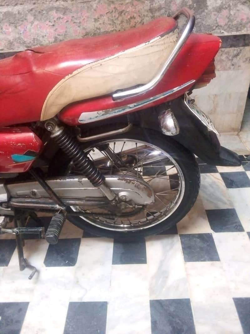 Honda prider 100cc 2010 Model Peshawar number 4