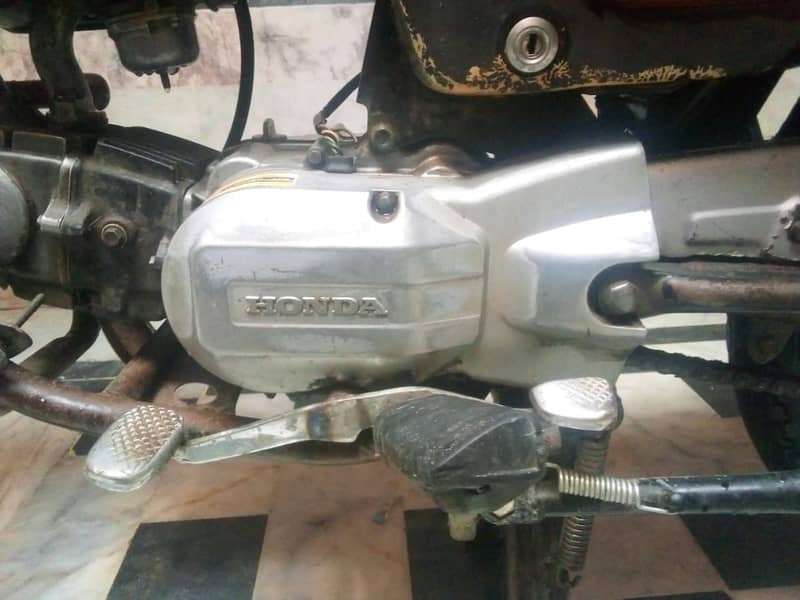 Honda prider 100cc 2010 Model Peshawar number 8