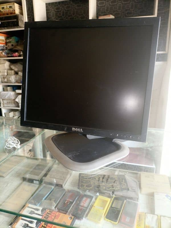 dell LCD 17 inch best for gaming condition Apuls 0