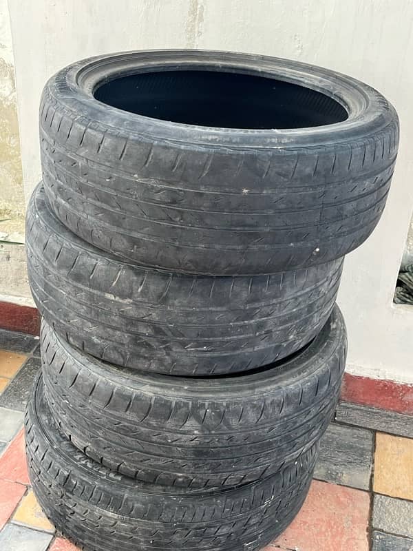 Tyres used Dunlop Bridgestone 1