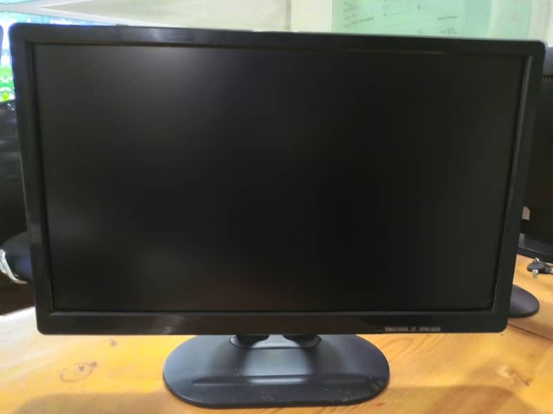 LCD Monitors 22" wide (HDMI,DVI&VGA) Fresh Import 11