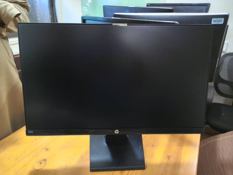 LCD Monitors 22" wide (HDMI,DVI&VGA) Fresh Import 14