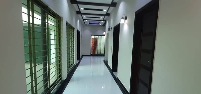 01 KANAL DESIGNER LUXURY UPPER PORTION AVAILABLE FOR RENT WITH SERVENT QUATER 10