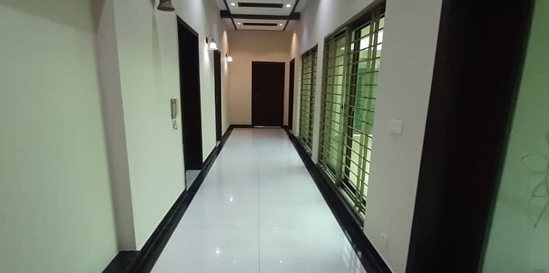 01 KANAL DESIGNER LUXURY UPPER PORTION AVAILABLE FOR RENT WITH SERVENT QUATER 11