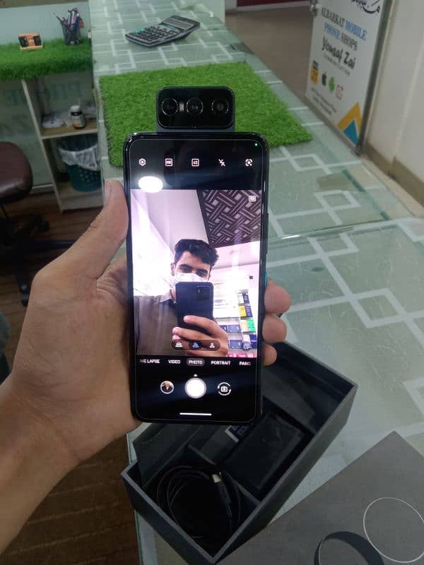 ASUS Zenfone 8 Flip 2