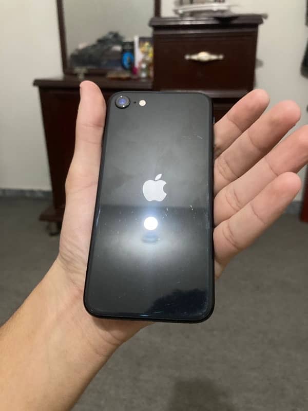 I Phone SE 2020 FACTORY UNLOCKED 1