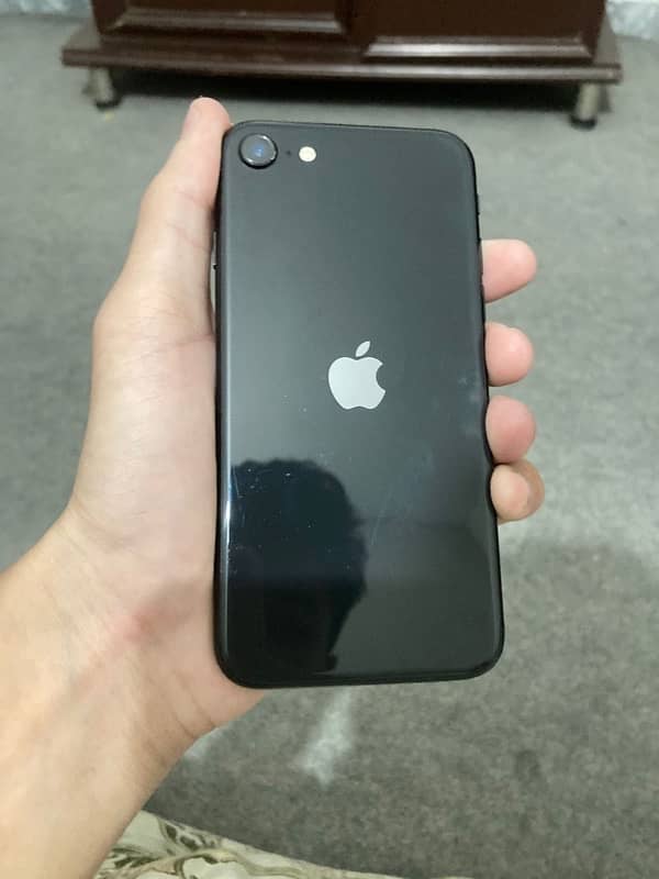 I Phone SE 2020 FACTORY UNLOCKED 2