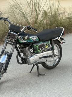 Honda 125 (original tanky tapy available)