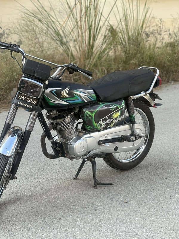 Honda 125 (original tanky tapy available) 0