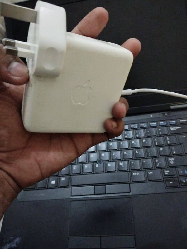 Macbook original charger 4