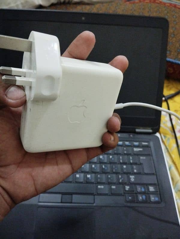 Macbook original charger 5