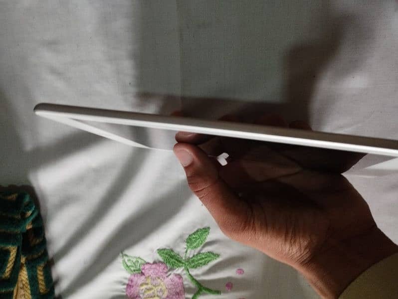 Ipad Mini 5 64 GB Condition 10/10 Hai With Box and Charger Hai 9