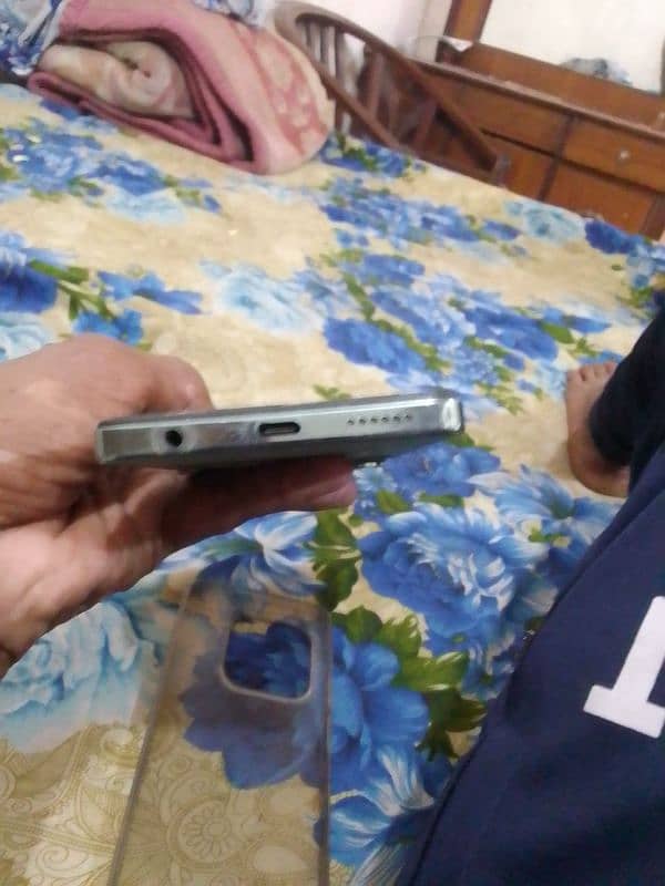 Tecno spark 20 pro 8 256 ram ha condition 10 /10 ha 6