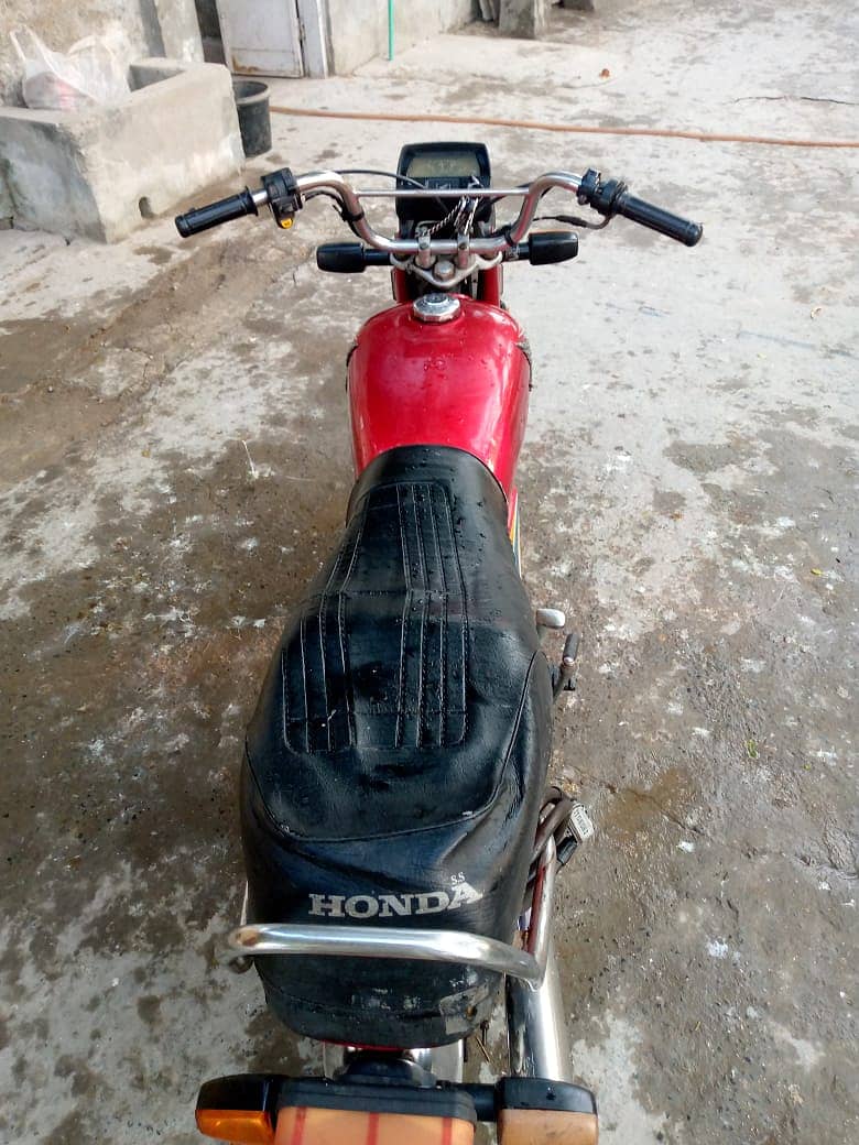 Honda CD 70 2015 for urgent sale 4