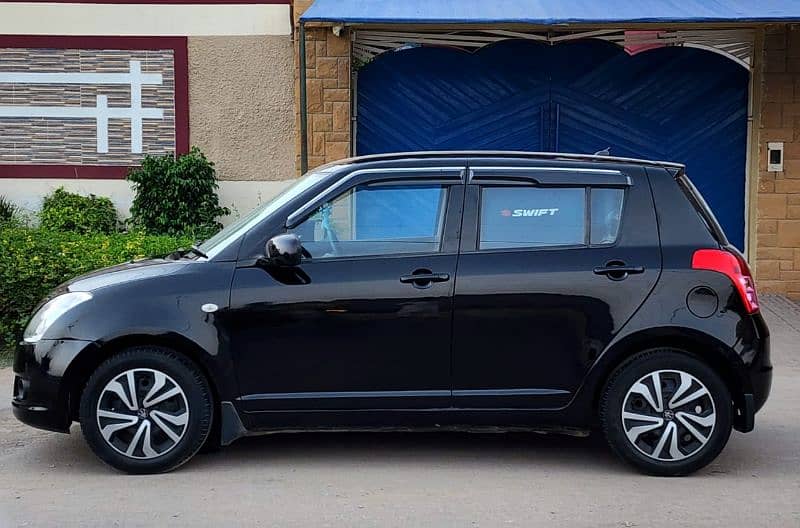 Suzuki Swift 2014 Original black color low mileage 3