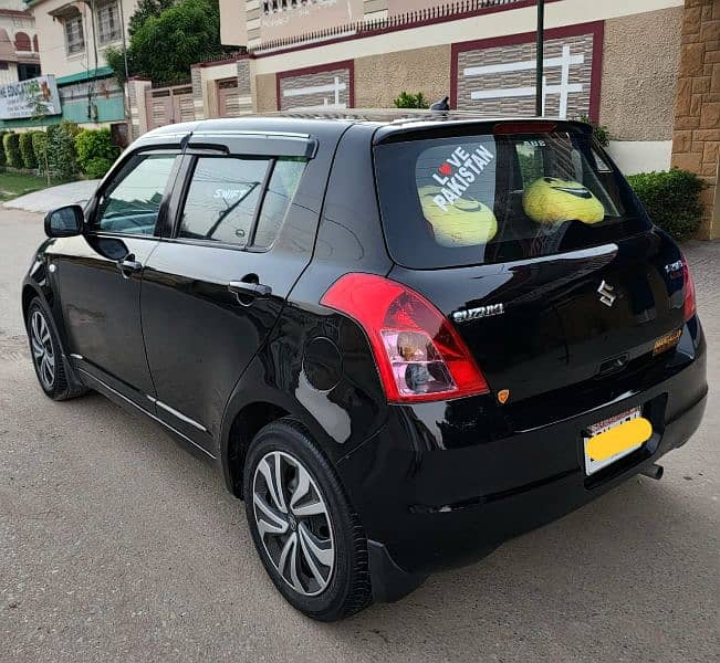 Suzuki Swift 2014 Original black color low mileage 6