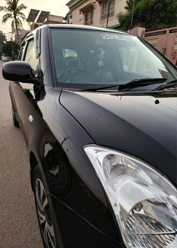 Suzuki Swift 2014 Original black color low mileage 9