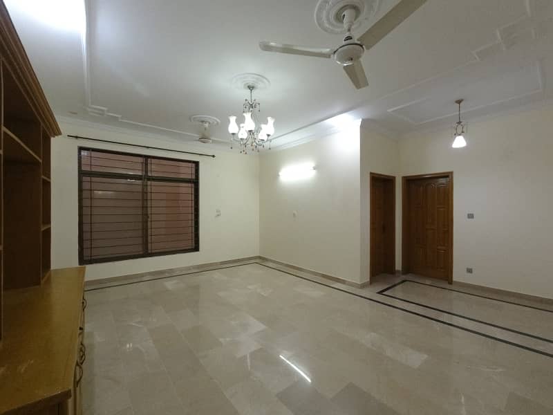 14 Marla upper portion for Rent in G13-3 3