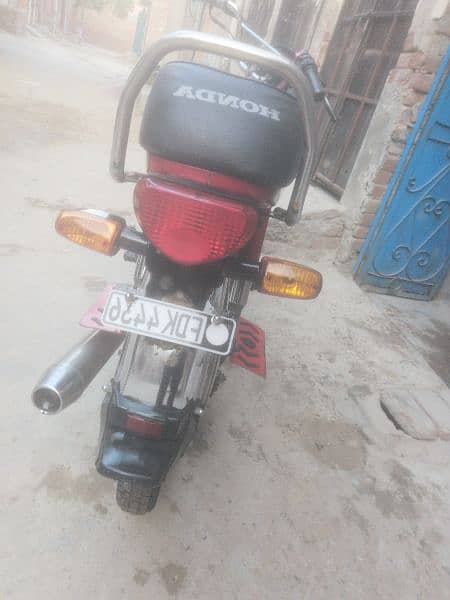 2018 model Honda 70cc.  urgent sell 4