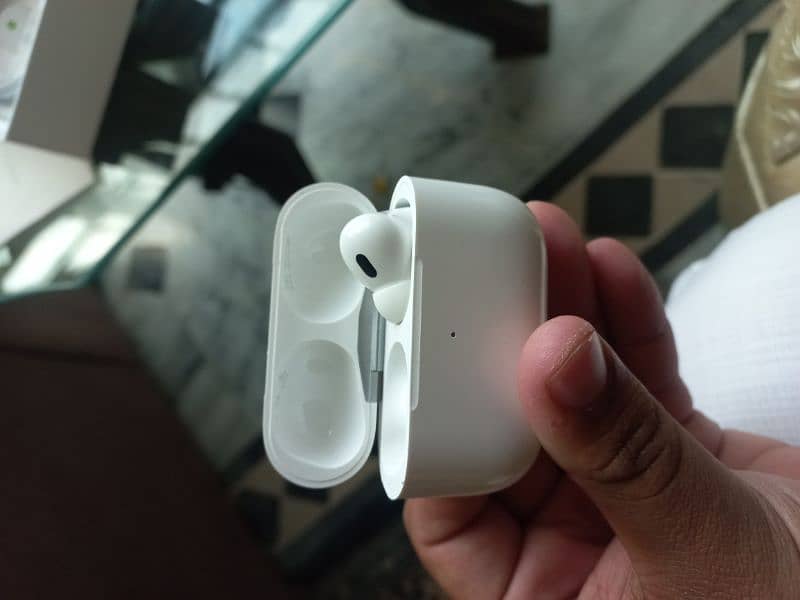 Apple airpods pro (2nd generation) 8