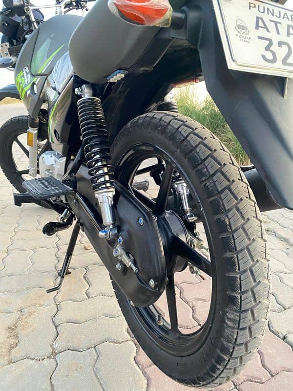 YAMAHA YBR 125G brand new bike 23 Model 2100 kms chala hua 5