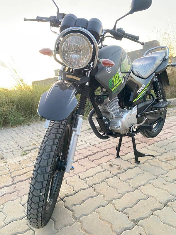 YAMAHA YBR 125G brand new bike 23 Model 2100 kms chala hua 6