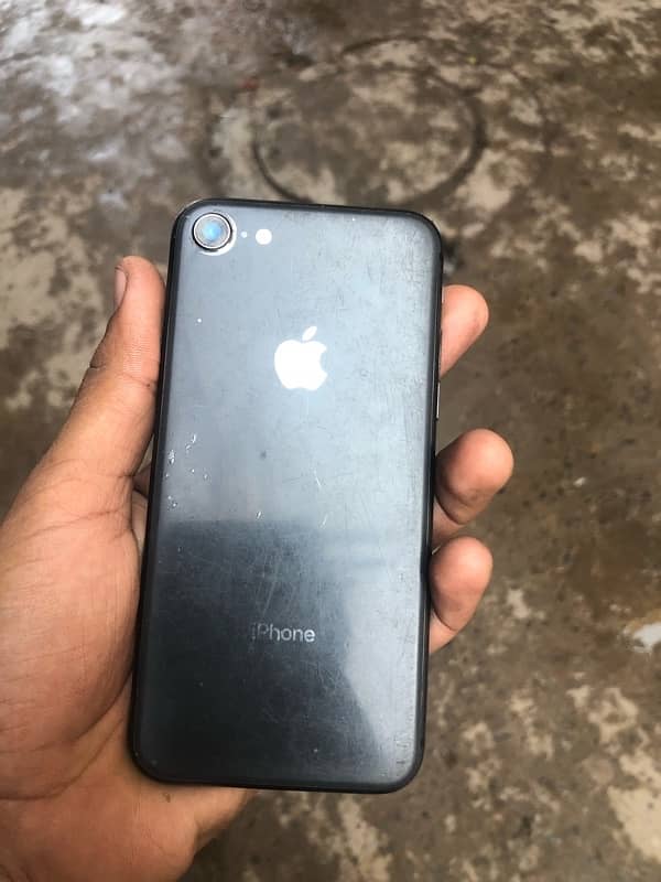 i phone 8  RAM 64GB 3