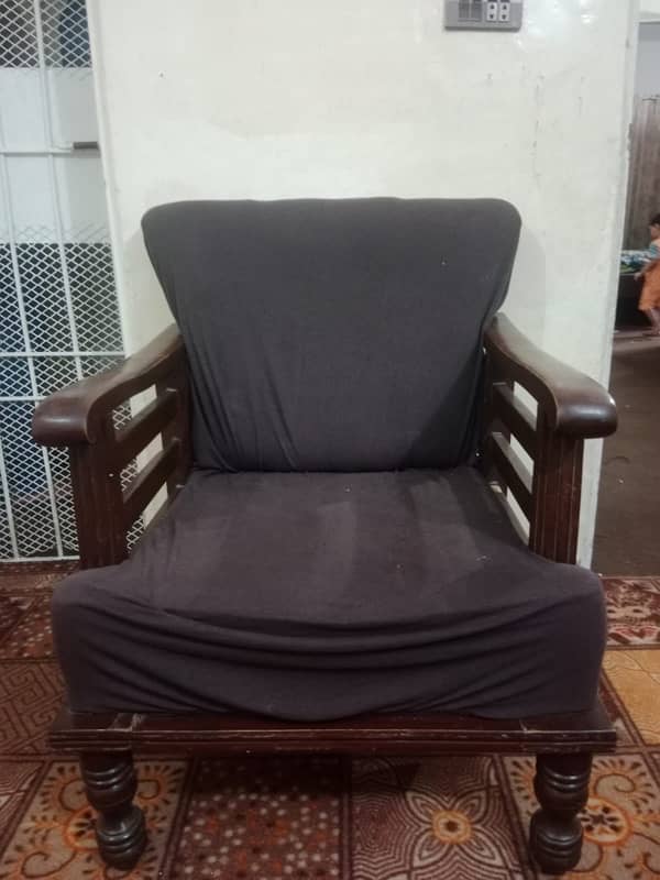 sofa set 5 seater normal condition 1