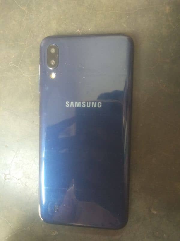 Samsung M 10 urgent sell. . . . 2gb 32 Ram. . 03152292121 2