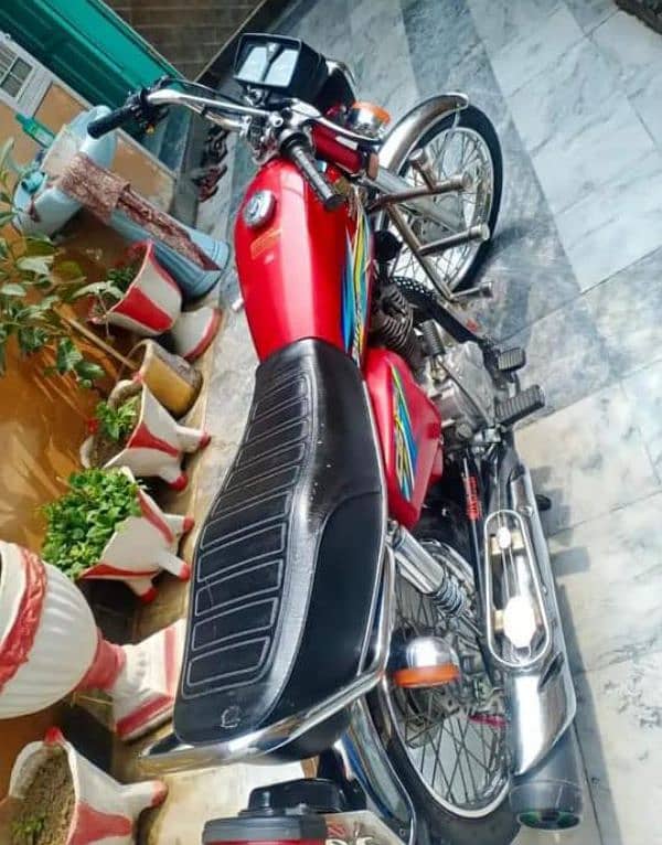 Honda CG 125 my Whatsapp number 0344--58--51--215 2