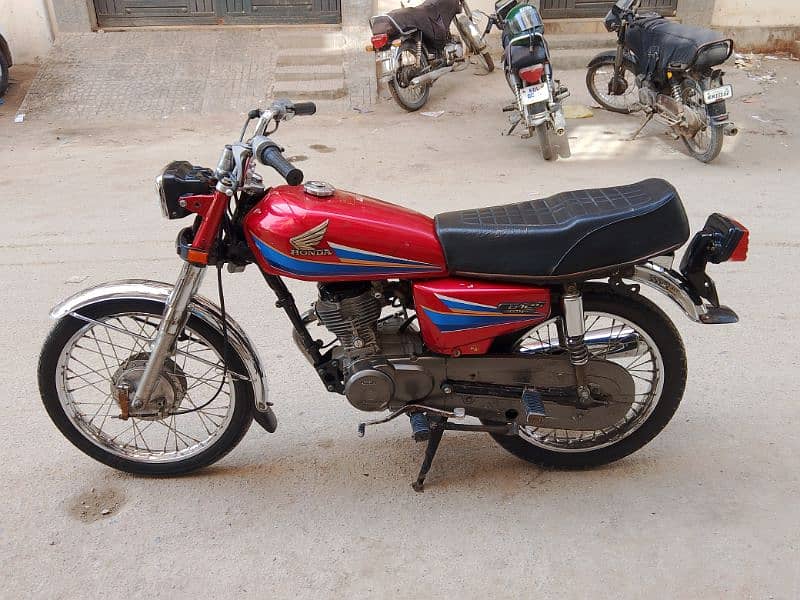 Honda CG 125 karachi number 10