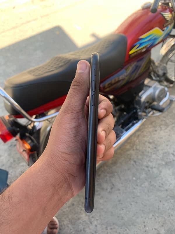 iphone xr 64 gb 7