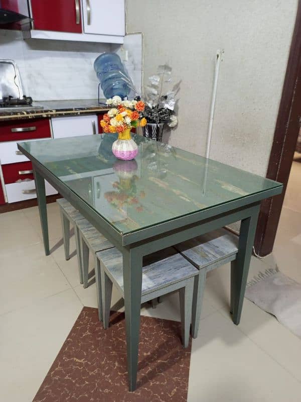 dinning table with 6 stools good quality and good condition 3