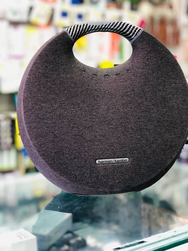 Harmon Kardon Onyx Studio 5 2