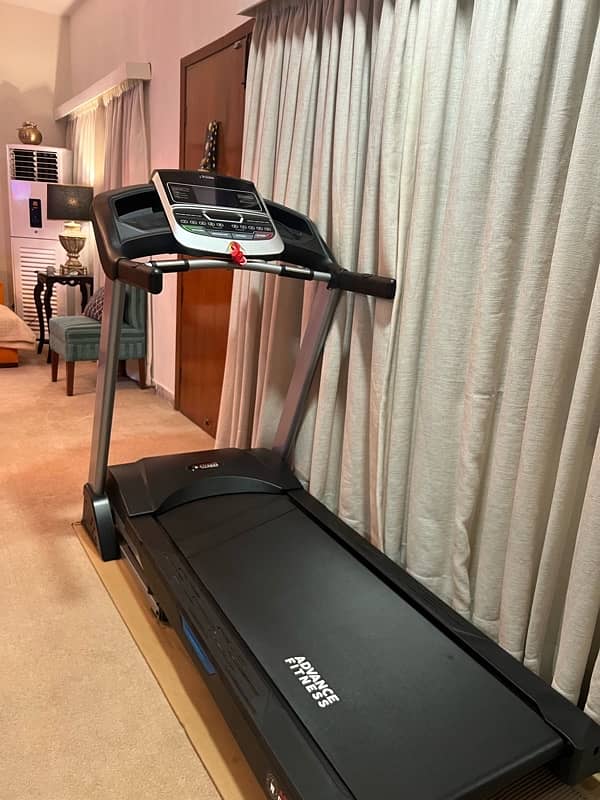 Motorised Treadmill as good as new 1