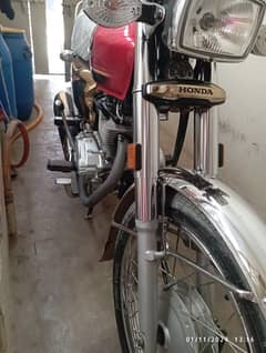 Honda 125 self start gold Edition