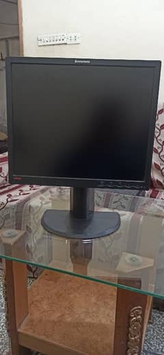 LCD Monitor Lenovo 19 inch