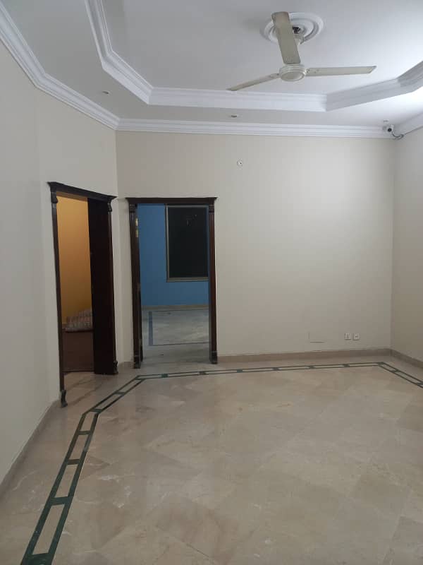 Faimly flat for rent yousaf coluny 0