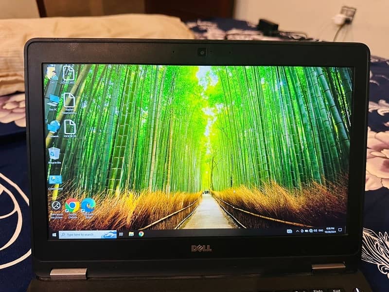 DELL LATITUDE 8 GB RAM 256gb SSD 1