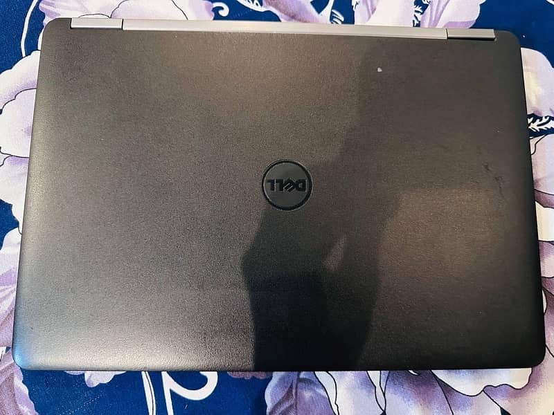 DELL LATITUDE 8 GB RAM 256gb SSD 2