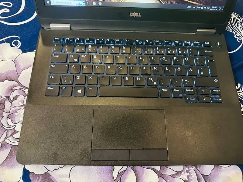 DELL LATITUDE 8 GB RAM 256gb SSD 3