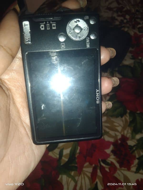 argent sale Sony digital camera 14.1 mega pixels cyber-shot 8