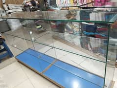 GLASS COUNTER