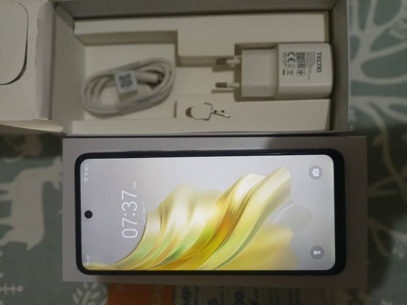 tecno spark 20 8+8=16/256 5/6 month warranty ma full box 1