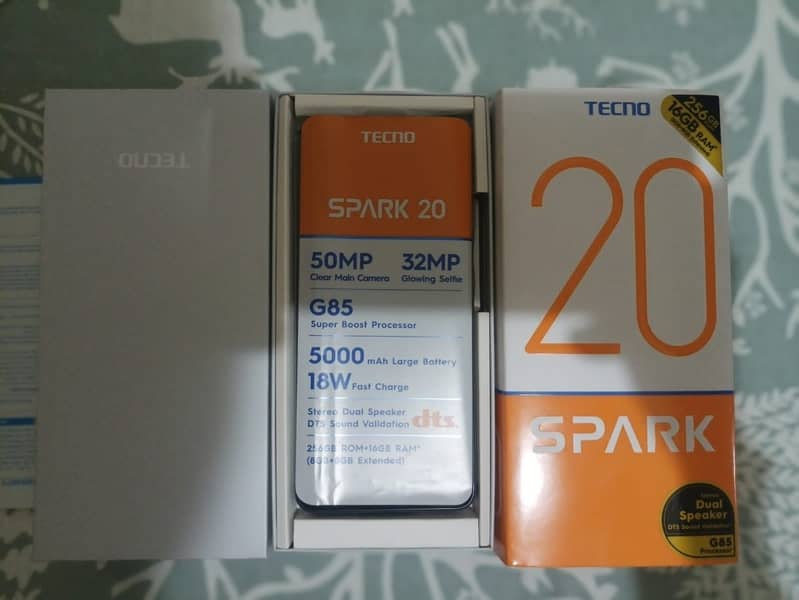 tecno spark 20 8+8=16/256 5/6 month warranty ma full box 3