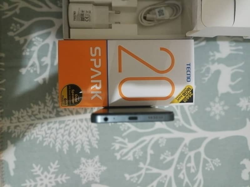 tecno spark 20 8+8=16/256 5/6 month warranty ma full box 9