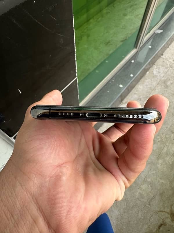 IPHONE 11 PRO MAX NON PTA 4